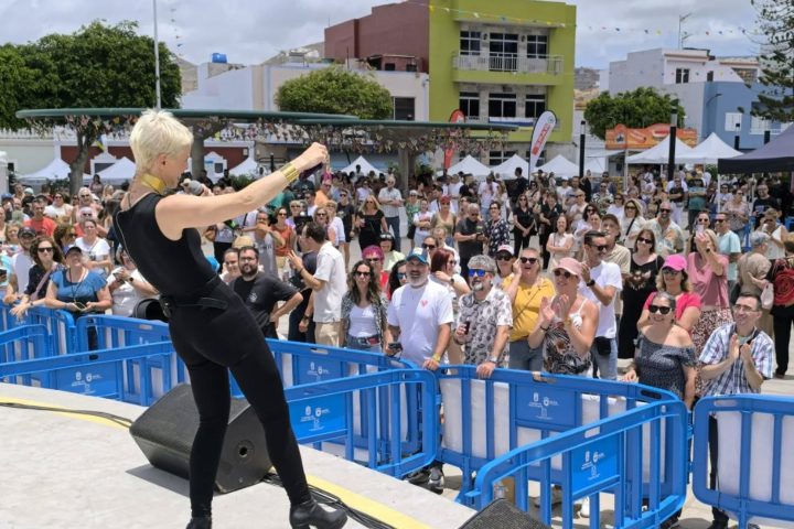 Se celebra la II Feria Comercial y Deportiva con más de un centenar de puestos de empresas de toda Gran Canaria.